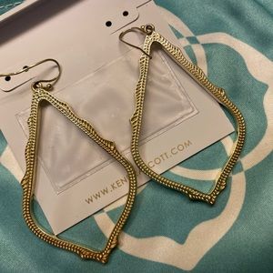 Kendra Scott Sophee Drop Earrings in Gold